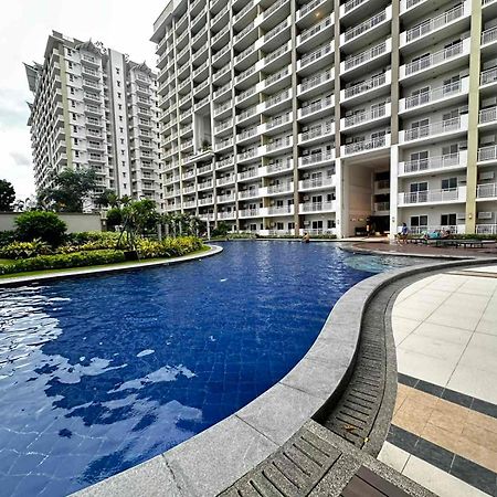 2 Bedroom Condo Unit Near Sm Bf & Naia At The Atherton By Dmci With 2 Balcony Paranaque City エクステリア 写真