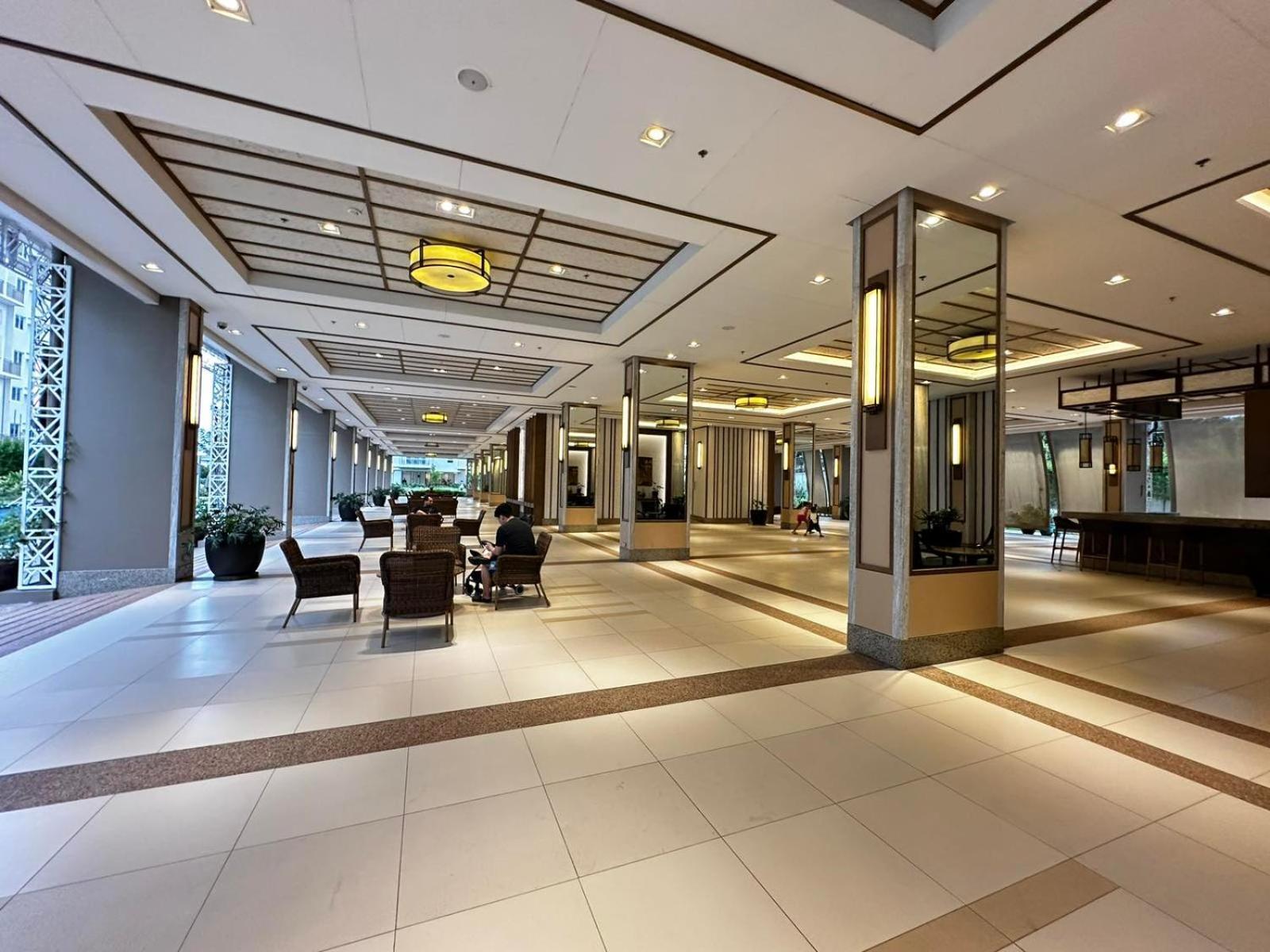 2 Bedroom Condo Unit Near Sm Bf & Naia At The Atherton By Dmci With 2 Balcony Paranaque City エクステリア 写真