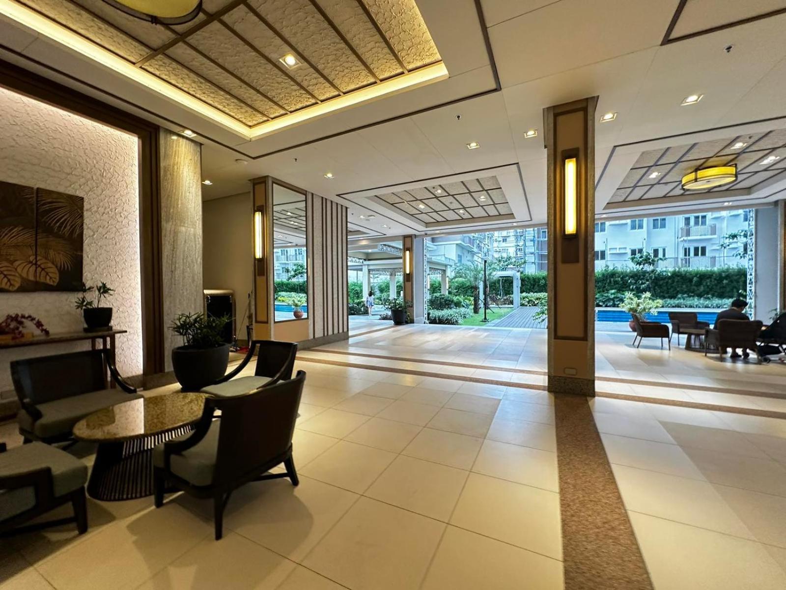 2 Bedroom Condo Unit Near Sm Bf & Naia At The Atherton By Dmci With 2 Balcony Paranaque City エクステリア 写真