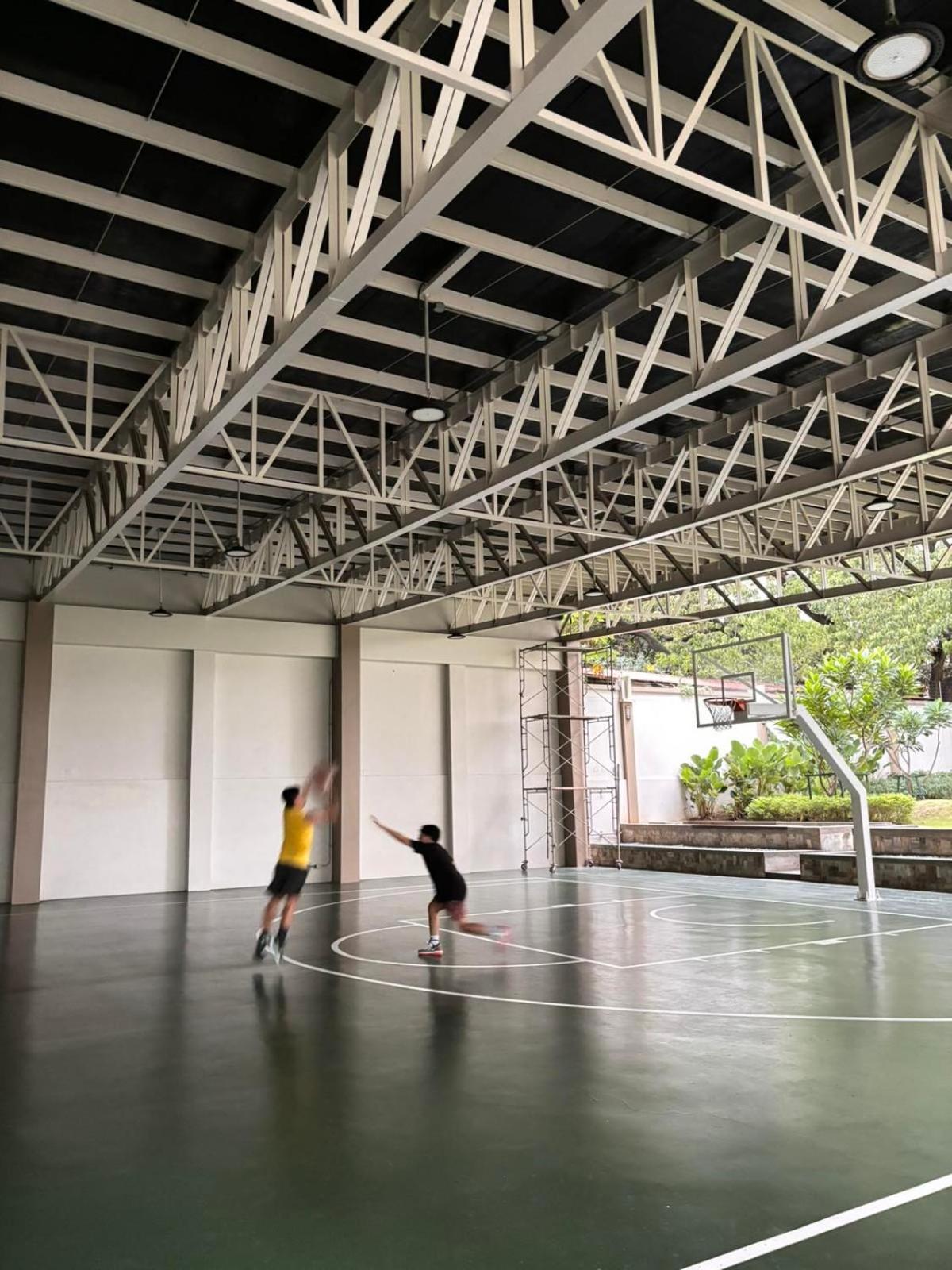 2 Bedroom Condo Unit Near Sm Bf & Naia At The Atherton By Dmci With 2 Balcony Paranaque City エクステリア 写真