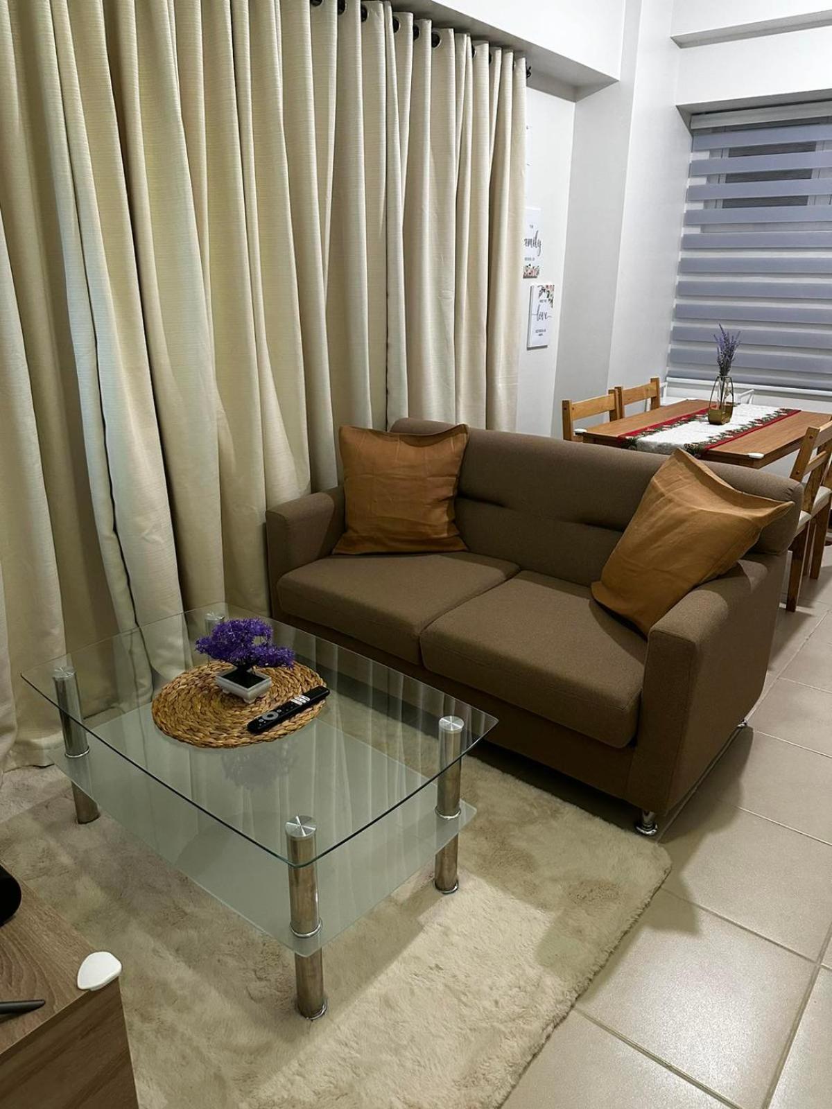 2 Bedroom Condo Unit Near Sm Bf & Naia At The Atherton By Dmci With 2 Balcony Paranaque City エクステリア 写真