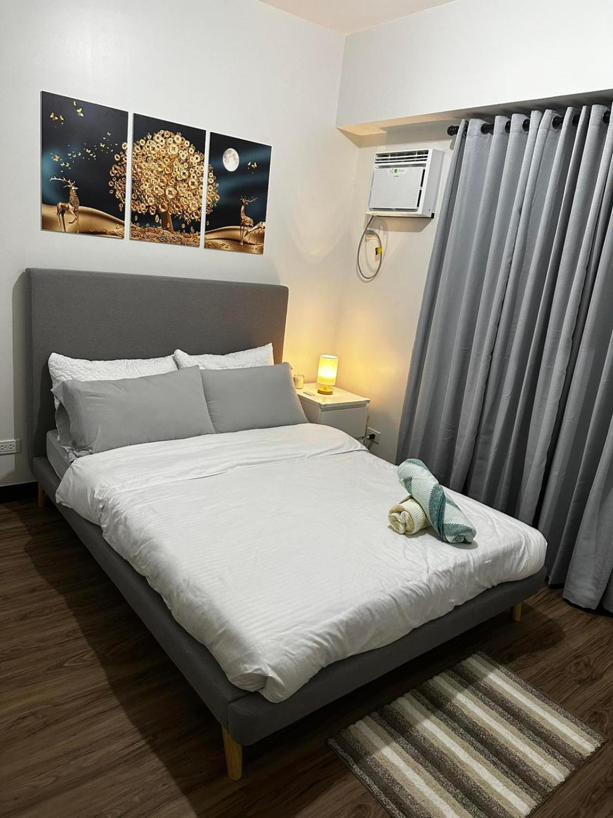 2 Bedroom Condo Unit Near Sm Bf & Naia At The Atherton By Dmci With 2 Balcony Paranaque City エクステリア 写真