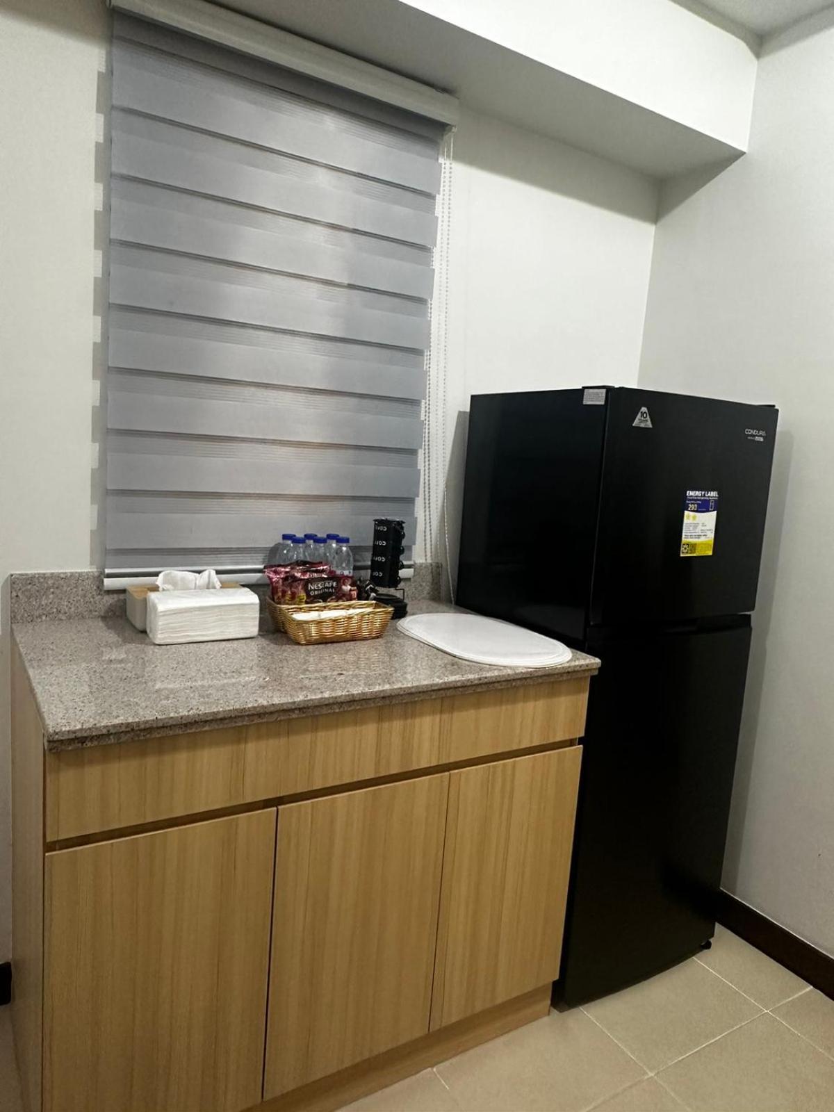 2 Bedroom Condo Unit Near Sm Bf & Naia At The Atherton By Dmci With 2 Balcony Paranaque City エクステリア 写真