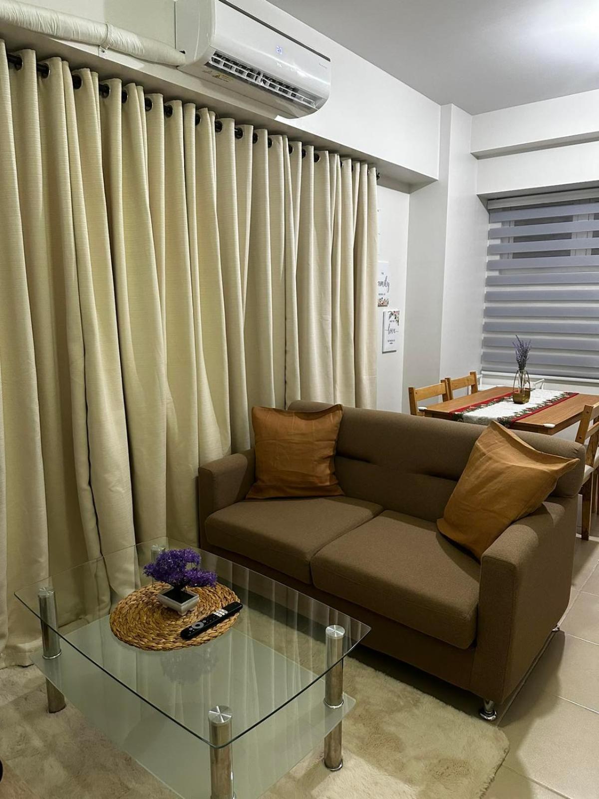 2 Bedroom Condo Unit Near Sm Bf & Naia At The Atherton By Dmci With 2 Balcony Paranaque City エクステリア 写真