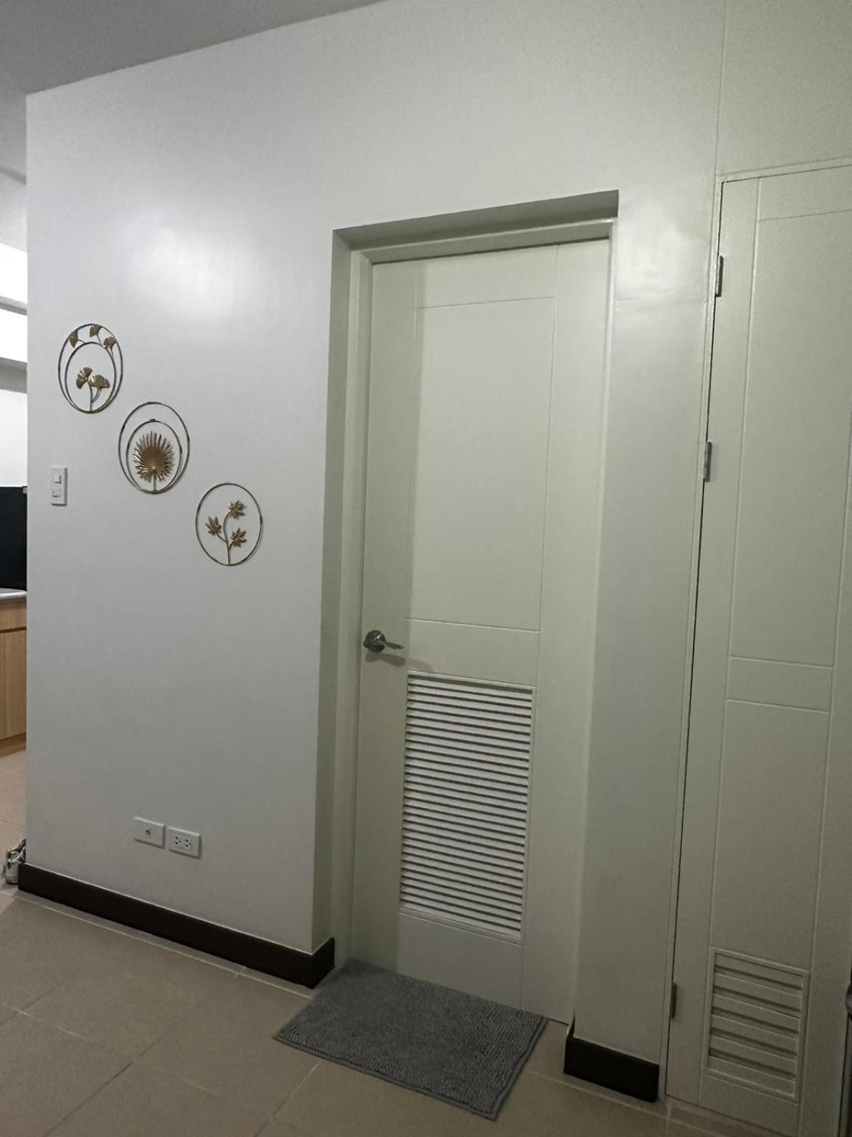 2 Bedroom Condo Unit Near Sm Bf & Naia At The Atherton By Dmci With 2 Balcony Paranaque City エクステリア 写真