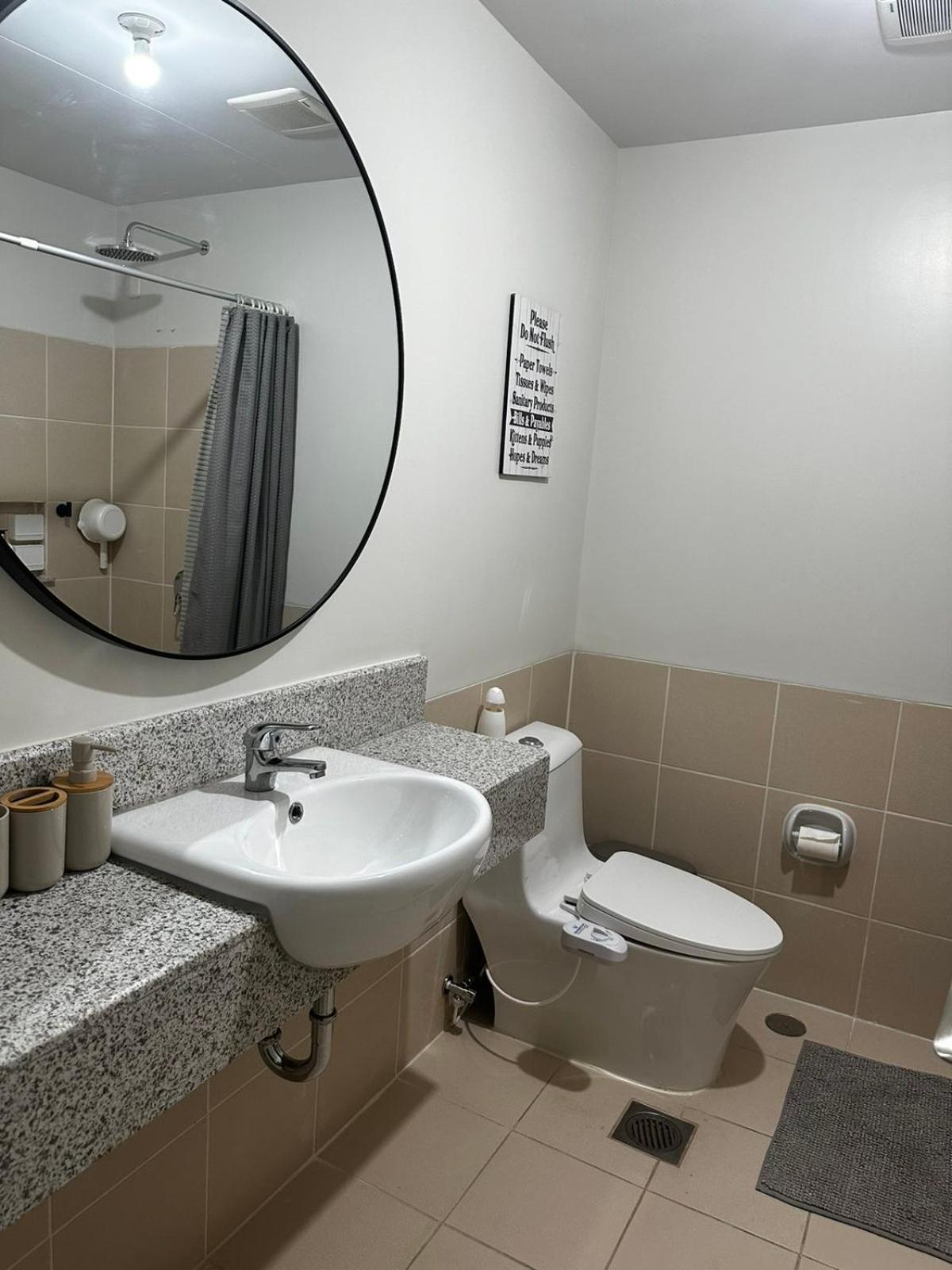 2 Bedroom Condo Unit Near Sm Bf & Naia At The Atherton By Dmci With 2 Balcony Paranaque City エクステリア 写真